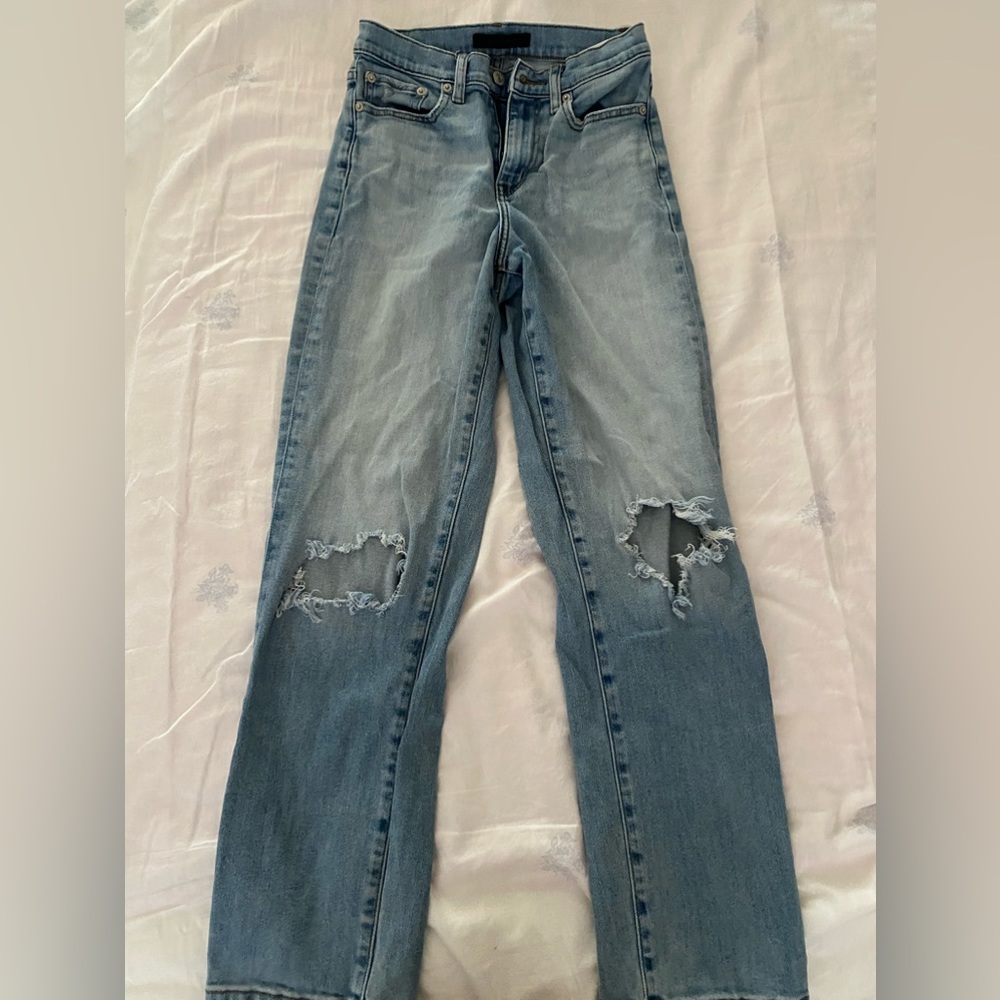 High-waisted baggy ripped jeans